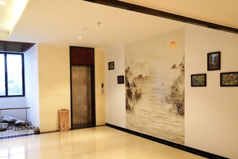 兴安依山伴水大酒店