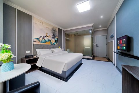 布伦达酒店(重庆花卉园地铁站店)