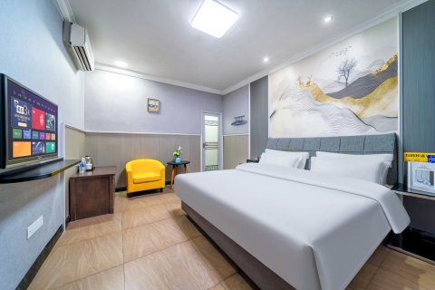 布伦达酒店(重庆花卉园地铁站店)