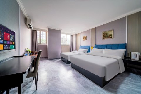 布伦达酒店(重庆花卉园地铁站店)