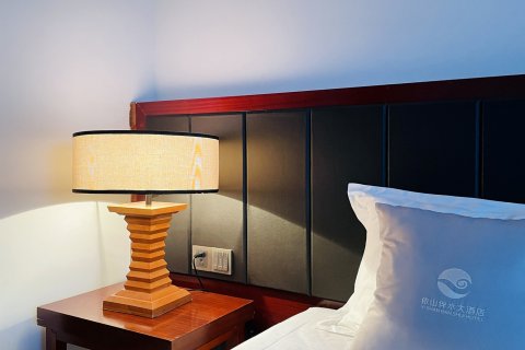 兴安依山伴水大酒店