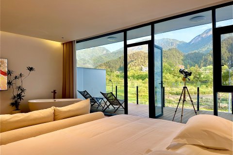 天堂寨月夏山居庭院民宿