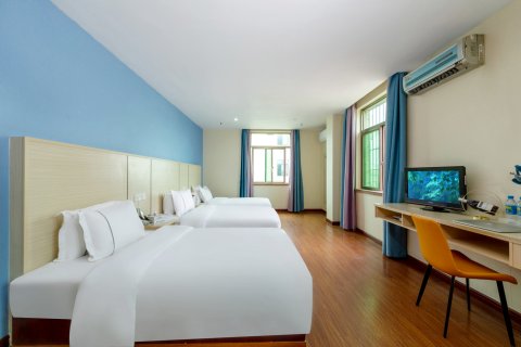 福泉酒店(吴川新世界广场店)