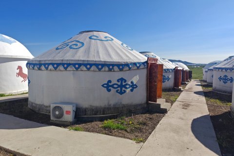 黑山头巴达尔图大营