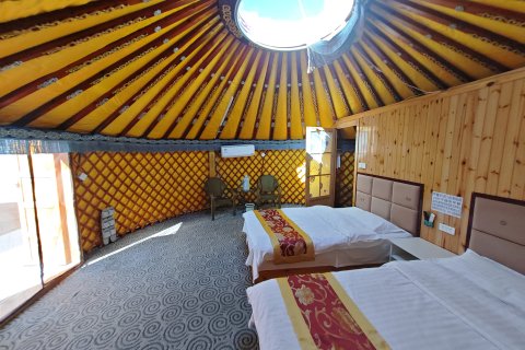 黑山头巴达尔图大营