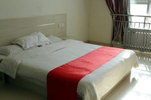 沃德阿拉丁酒店(冠县汽车站火车站店)