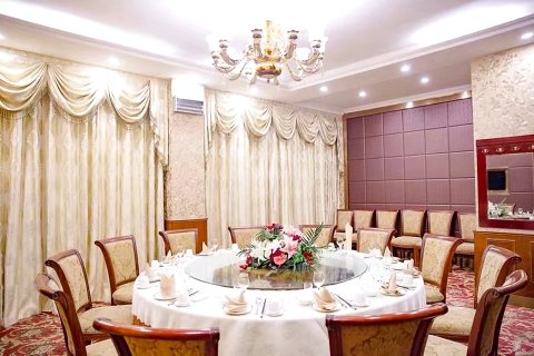 松潘岷江豪庭国际大酒店(黄龙九寨高铁站店)