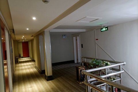 华庭酒店(宜阳李贺大道店)