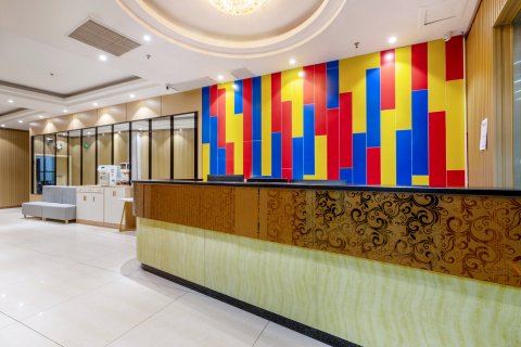 福泉酒店(吴川新世界广场店)