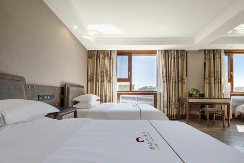 广源大酒店(沙洲夜市街敦煌博物馆店)