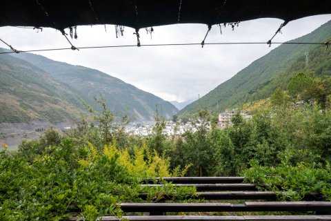 德钦松赞茨中酒店