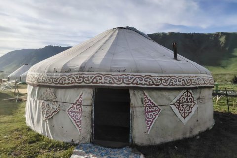 尼勒克湖光牧野仙女湖自驾营地民宿