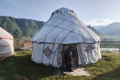 尼勒克湖光牧野仙女湖自驾营地民宿