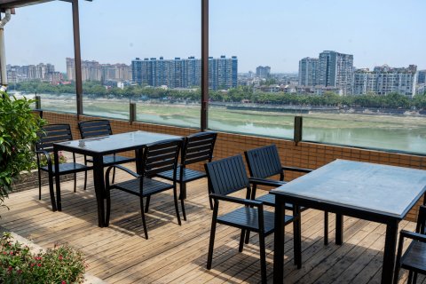 崇州拉菲假日酒店(崇州市二医院店)