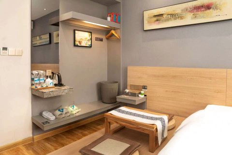 MILO宏泰酒店(于都县长征大道鹏泰百货店)