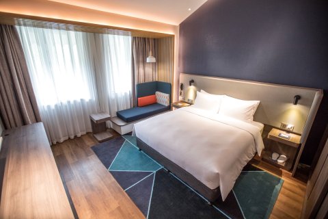 晴隆中天智选假日酒店