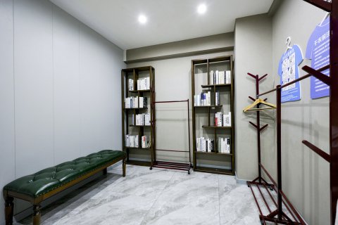 长白松智慧酒店(延吉延边大学网红墙东方水上市场店)