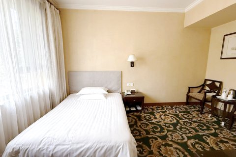 青岛四方大酒店·西楼(台东步行街海泊河公园地铁站店)