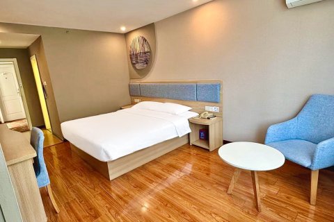 如家酒店(成都玉林生活广场倪家桥地铁站店)