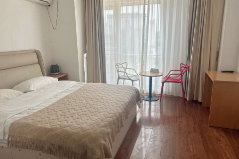 艺宿里酒店(大连高新万达广场店)