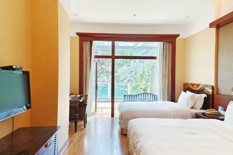 泸沽湖银湖岛大酒店