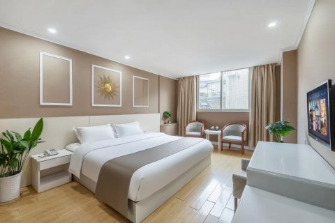 宏仁大酒店(重庆重百步行街店)