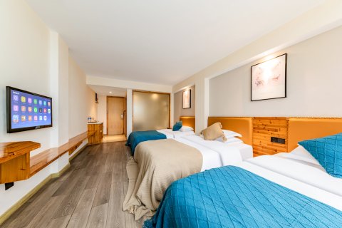 航鑫酒店(萧山国际机场永盛路地铁站店)