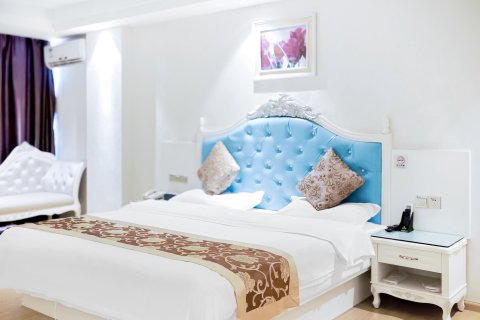 云县浙商大酒店(滨河公园店)