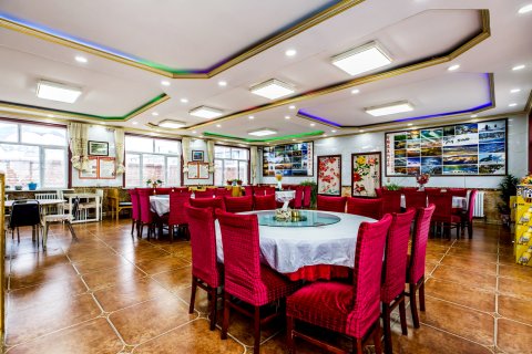 乌兰布统金莲花山庄