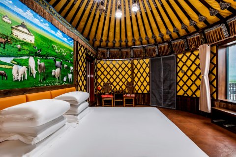 乌兰布统金莲花山庄