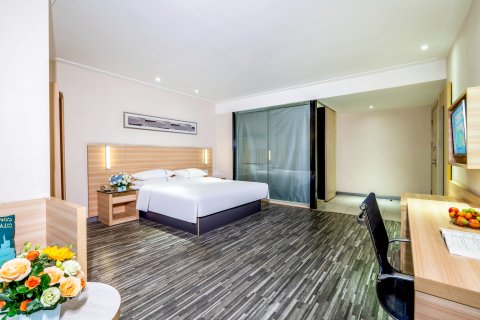 云境酒店(平南中心购物广场县政府店)