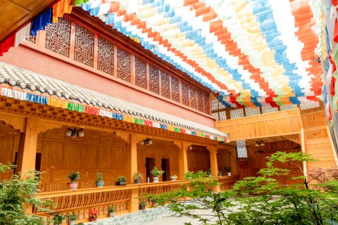 云漫山居民宿(九寨沟景区店)