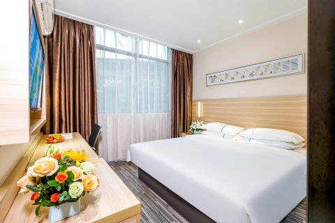 云境酒店(平南中心购物广场县政府店)