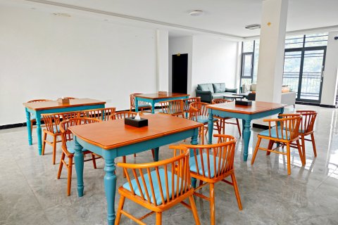 长臂猿悬崖酒店