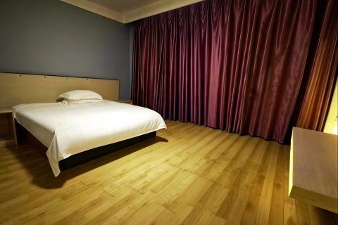 金钻商务酒店(信丰火车站店)