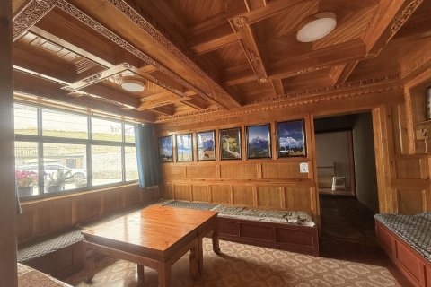 吉隆云上拾光民宿