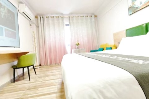 路亚酒店(遂宁中央商务区步行街店)