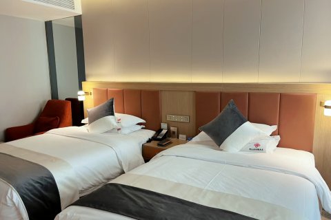 阿克苏鸿福酒店(天百时尚购物中心店)