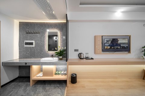 尼勒克银通酒店