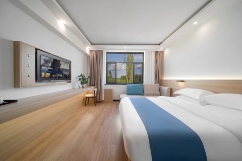 尼勒克银通酒店