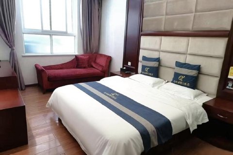 北纬30°假日酒店(雅安廊桥店)