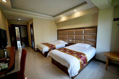 桓仁天宇宾馆(民族广场音乐喷泉店)