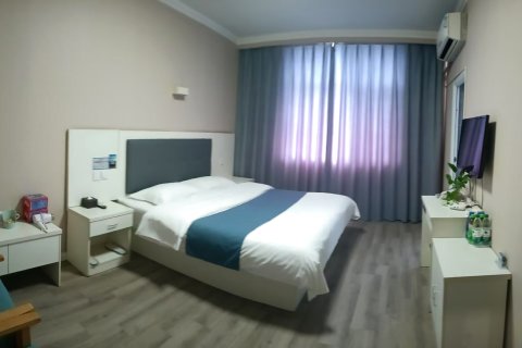 乐途酒店(禹州胖东来大禹像店)