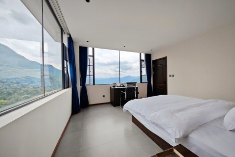 长臂猿悬崖酒店