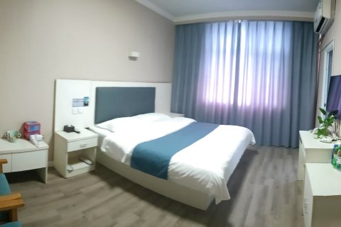 乐途酒店(禹州胖东来大禹像店)