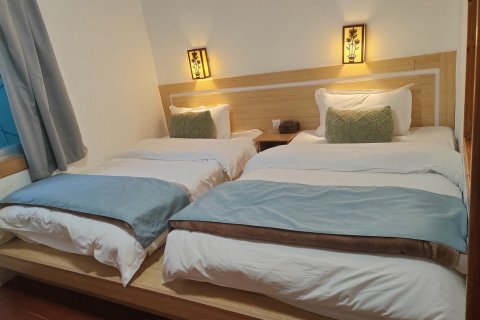 泸沽湖水岸花宿客栈