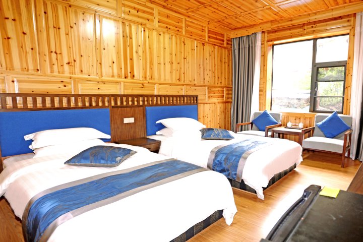 隐山望景民宿(九寨沟景区店)