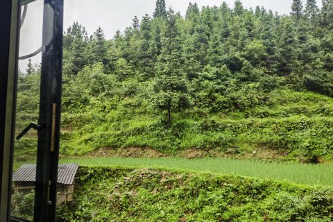 从江加榜梯田田之缘景观山庄