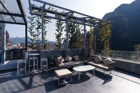 璞驿澳斯特WOW酒店(英西峰林走廊店)