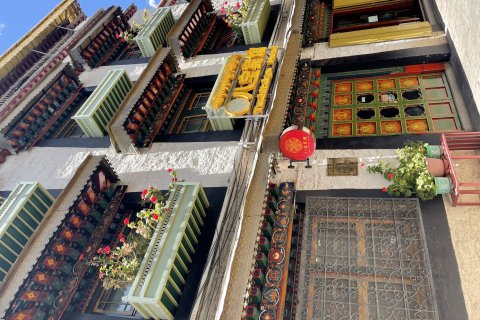 拉萨八宝宾馆(八廓街大昭寺店)